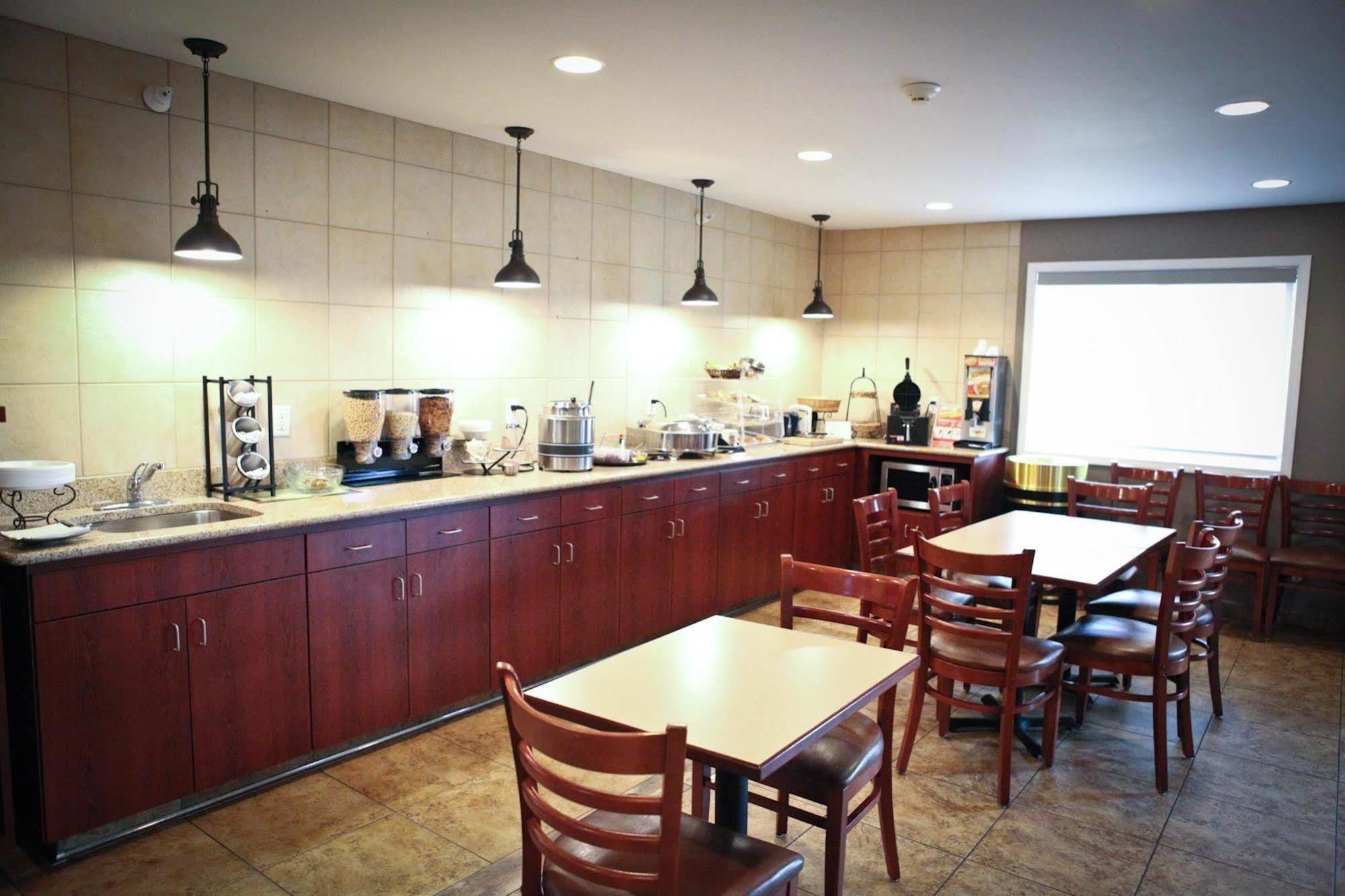 Grandstay Hotel & Suites Perham ภายนอก รูปภาพ